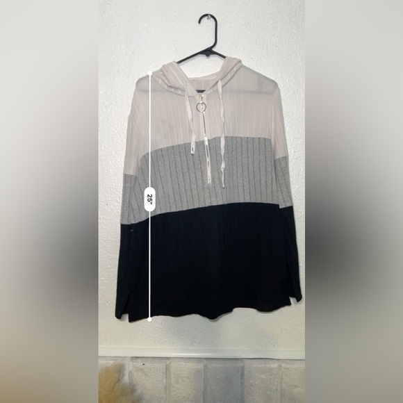 Shein curve black gray, and white zip top hooded sweater size 1XL - Picture 7 of 7